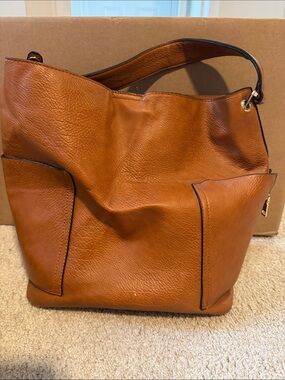 Classic Tan Leather Shoulder Tote - Women Bags